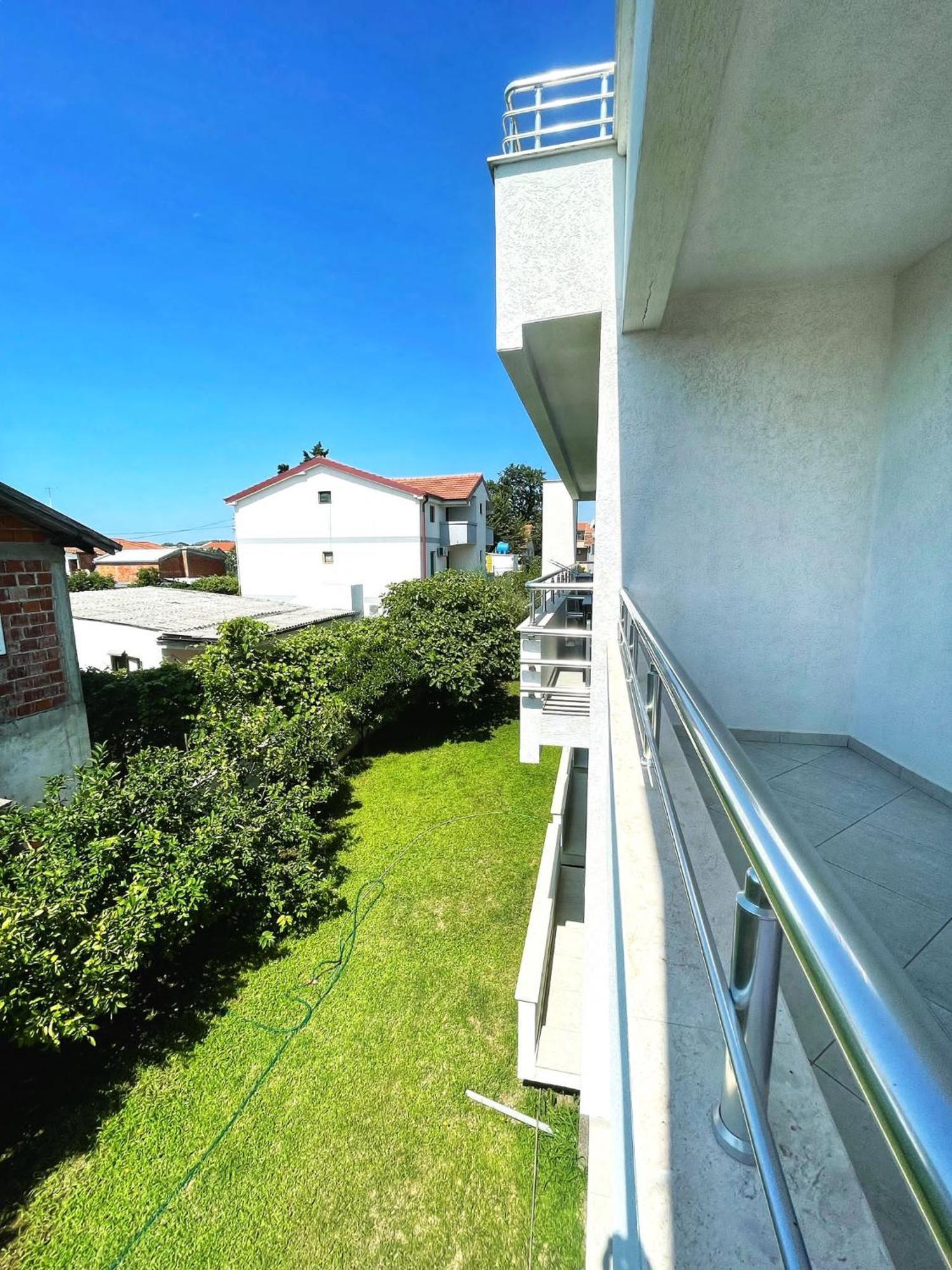 Apartmani Vila Milaris Ulcinj Exterior photo